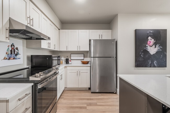 Photo - University Crossing