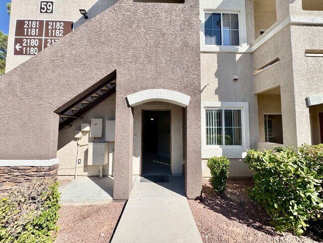 Building Photo - Beautifully Updated Downstairs 3-Bedroom, ... Unit #1181 Rental