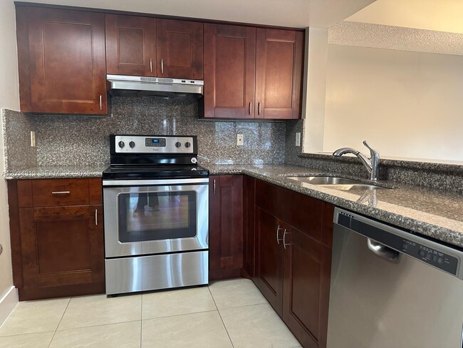 Building Photo - 9122 W Atlantic Blvd Unit 724