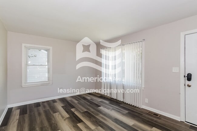 Photo - 1411 Francis Dr