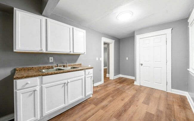 Photo - 3549 E 105th St