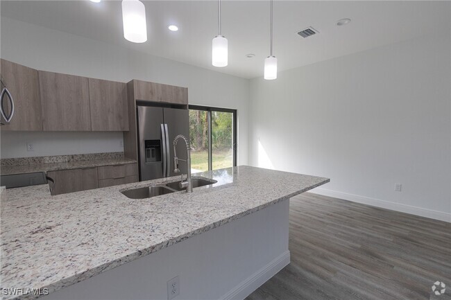 Building Photo - 8048 Sherwood Cir Rental