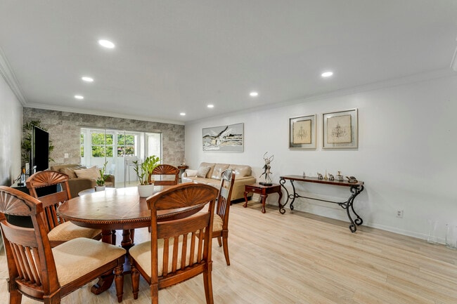 Photo - 14849 Cumberland Dr Unidad 2070