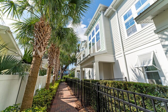 Photo - 115 E Concord St