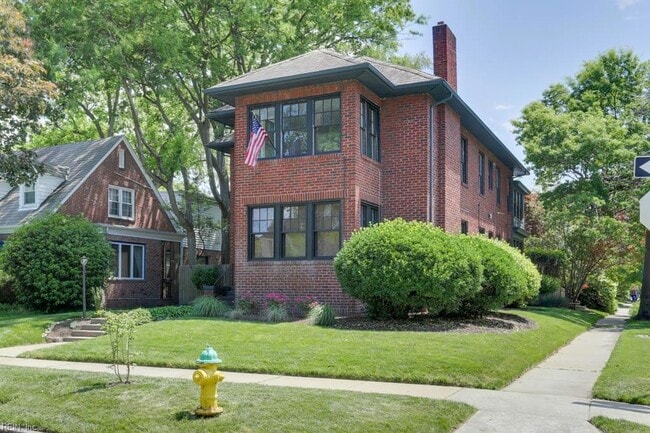 Photo - 1700 Claremont Ave