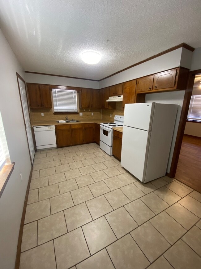 Photo - 1225 Woodside Dr