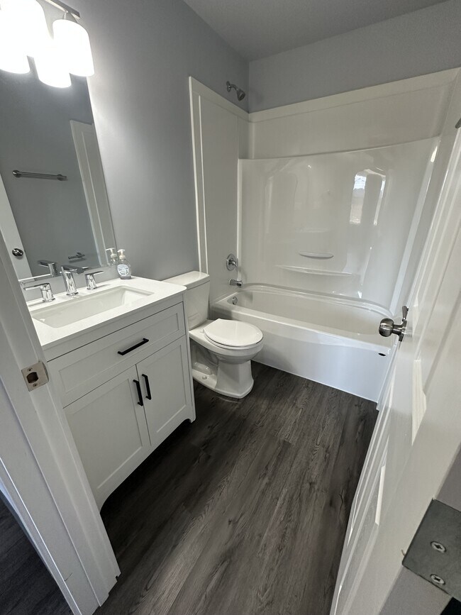 4621 Veterans Way Unit 37 - DNR