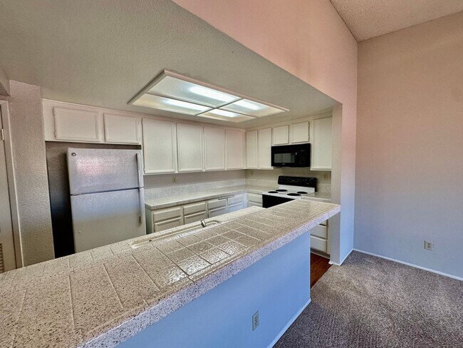 Photo - Gorgeous 1 bedroom Condo with 1 Car Garage!