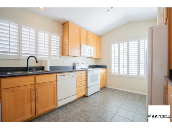 Photo - Stylish 3/2 Glendale House - Vaulted Ceili...