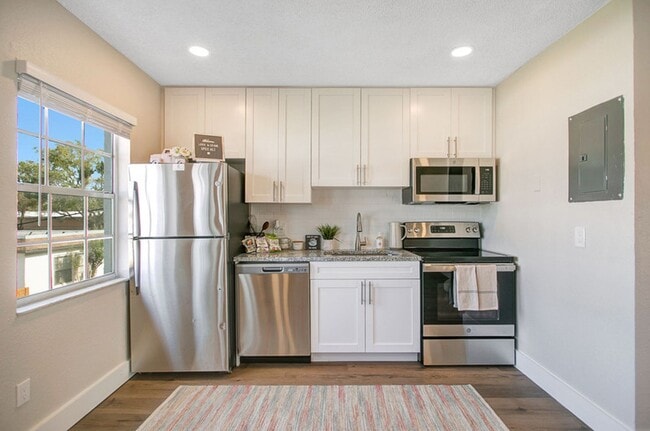 Building Photo - The Juliette | 1 Bedroom Apartments in Orl...