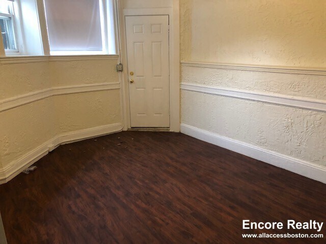 Photo - 1193 Boylston St