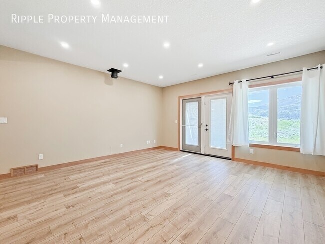 Photo - CHARMING & SPACIOUS 2 BEDS, 2 BATHS MAIN FLOOR | PRIVATE BACKYARD & UTILITIES INCLUDED