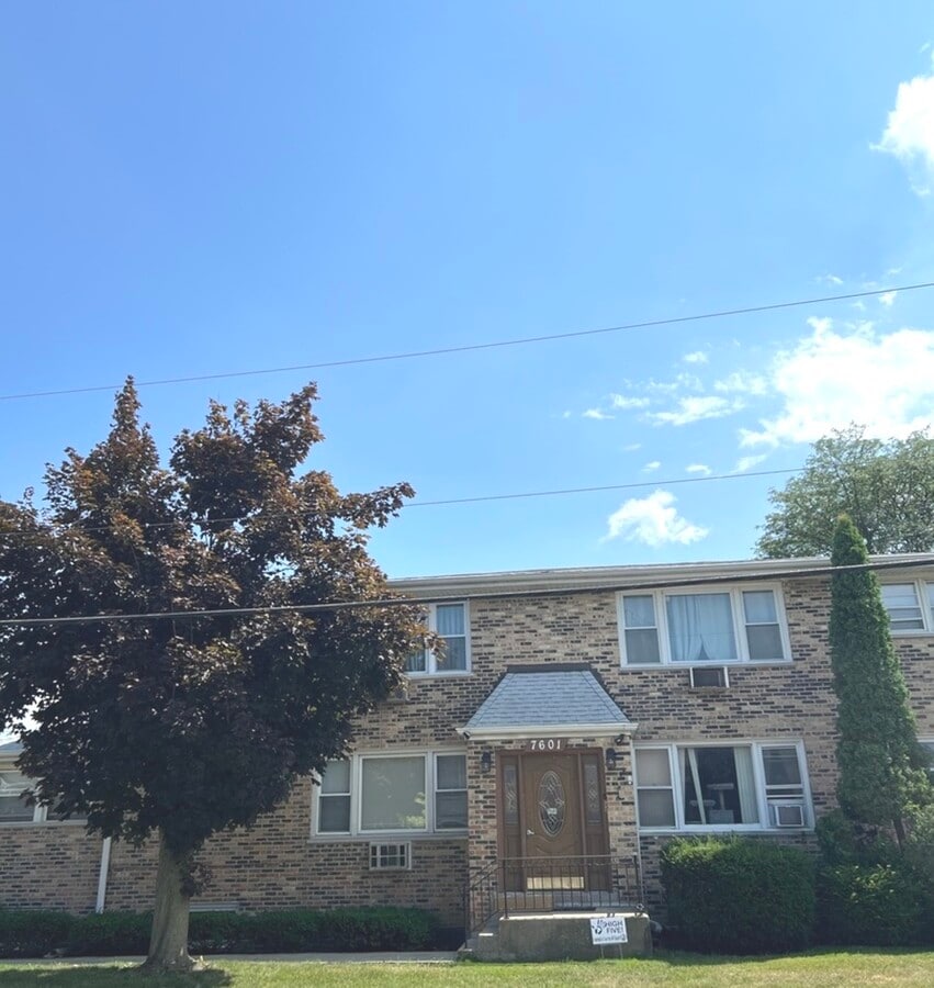 Photo - 7601 Banks St Unidad 1W