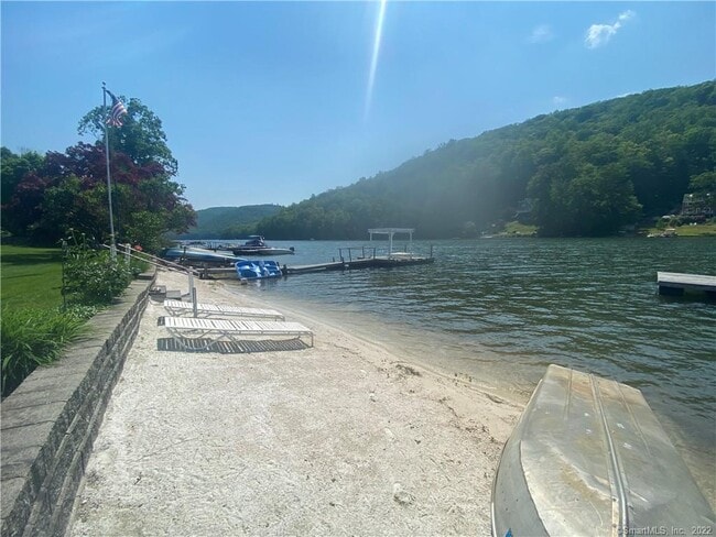 Photo - 17 Pinewood Shores