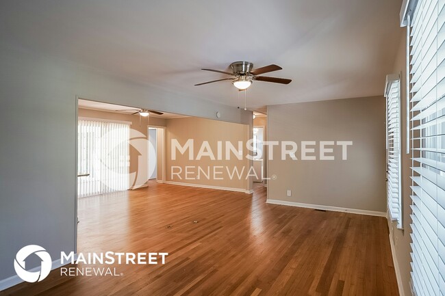 Photo - 4796 Forest Trail