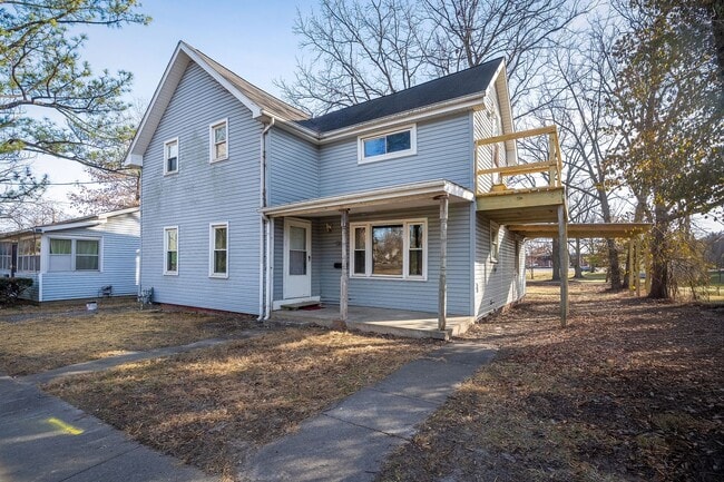 Building Photo - 3 Bedroom Home For Rent in Carbondale