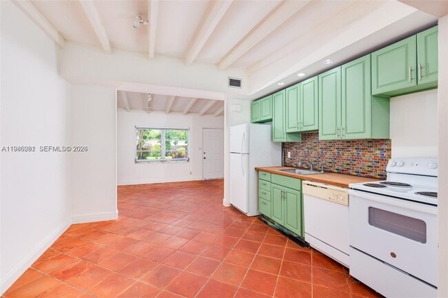 Photo - 1716 SW 12th Ct