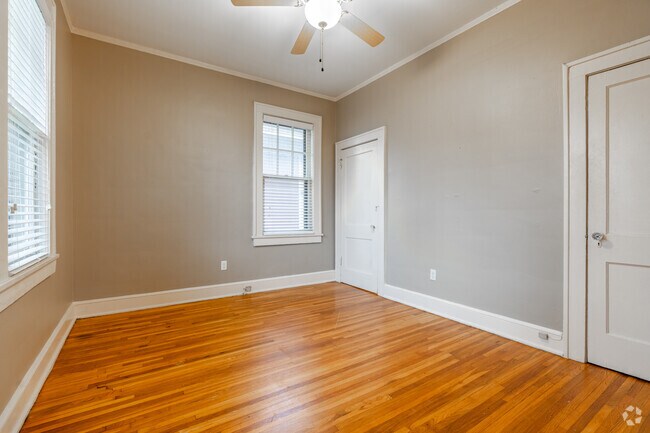2BR, 1BA - Bedroom