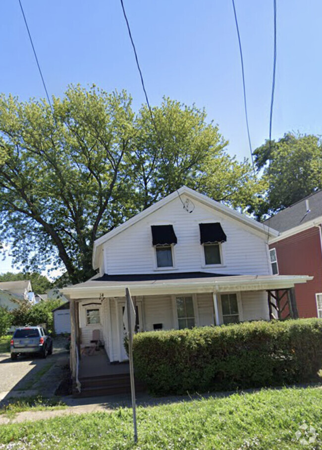 Building Photo - 14 N Main St Unit UPPER Rental