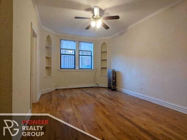Building Photo - 4829 N Damen Ave
