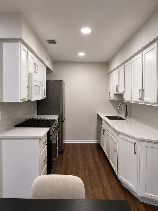 Photo - 1611 N Windsor Dr Unit 207