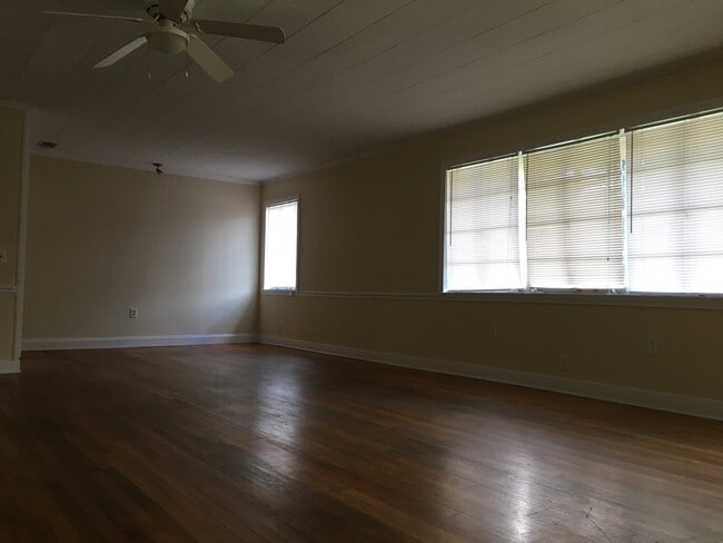 Photo - 300 Catherine Ave