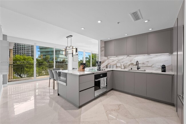 Photo - 3400 SW 27th Ave Unit 201