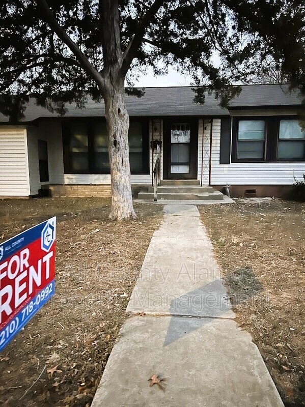 Photo - 301 Aero Ave