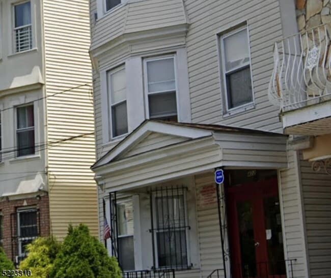 Photo - 422 21st St Apartment Unit 3