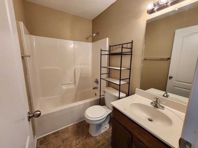 Photo - 805 Oak Arbor Ct