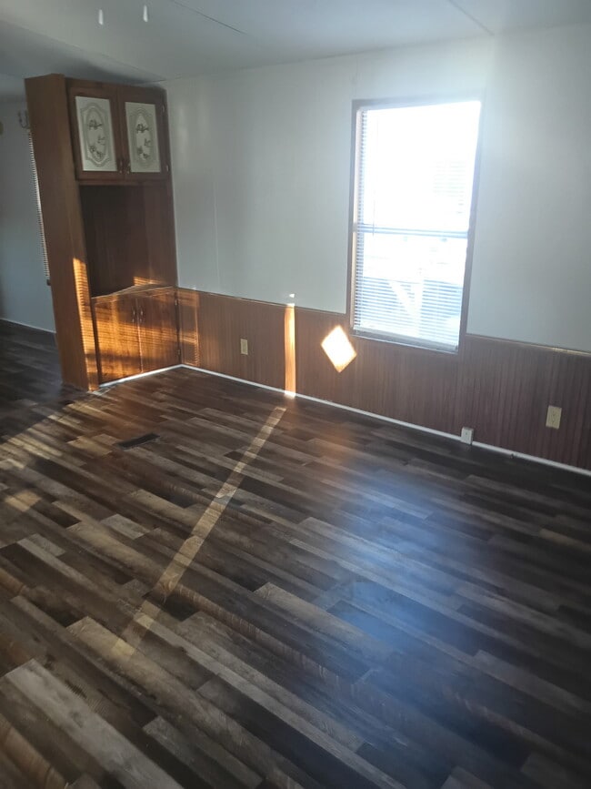 Photo - 4-144 Basden Rd