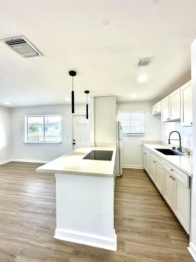 Photo - 102 E Tiffany Dr Unit 4