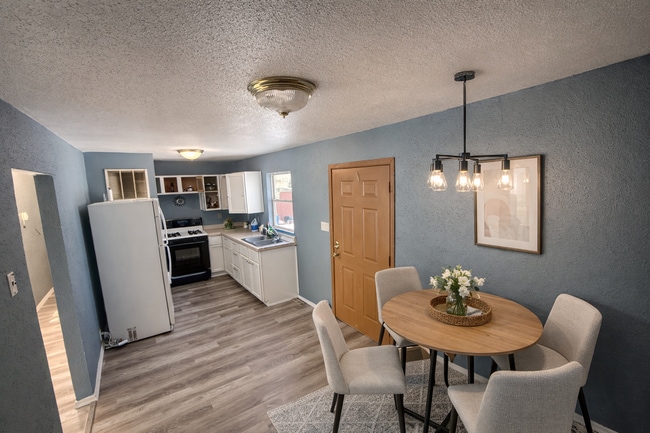 Photo - 4333 School St