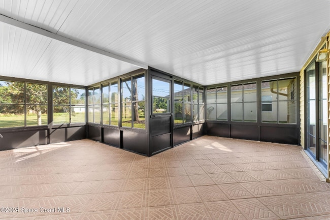 Photo - 777 Hamm St NW