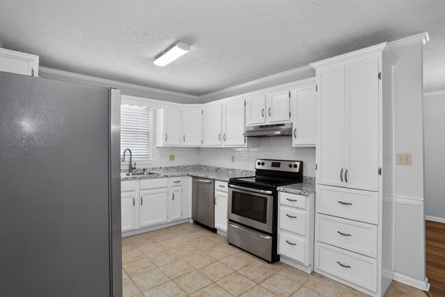 Photo - Charming 2BR Condo in Calhoun Unit LABS 104 Montclair Dr - 60961347428