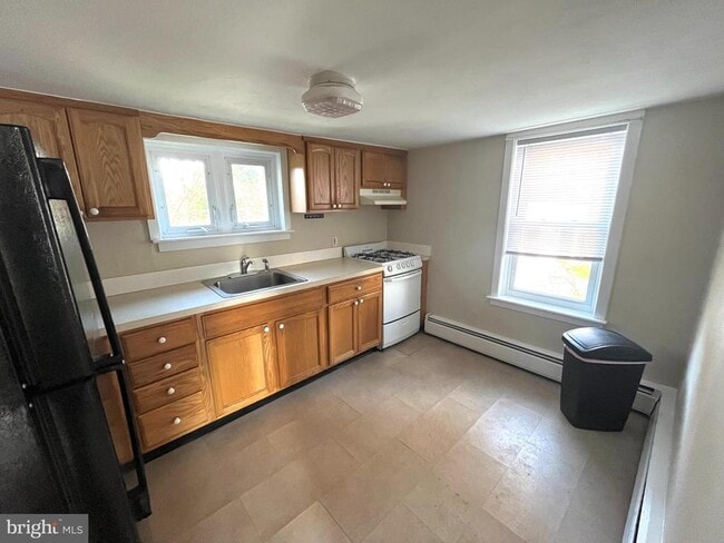 Building Photo - 18 Mercer Ave Unit GARAGE APARTMENT