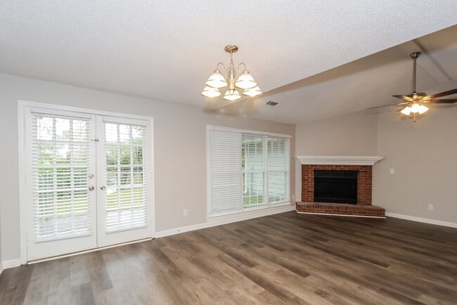 Photo - 4891 Country Cove Way