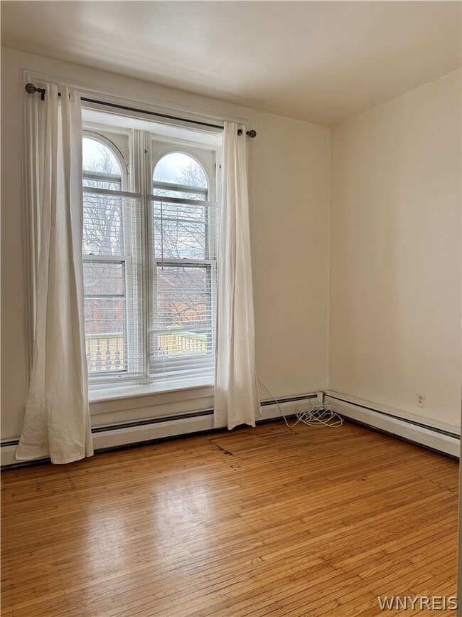 Photo - 455 Franklin St