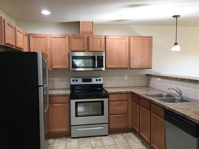 Photo - 3 Bedroom Duplex in SW Redmond