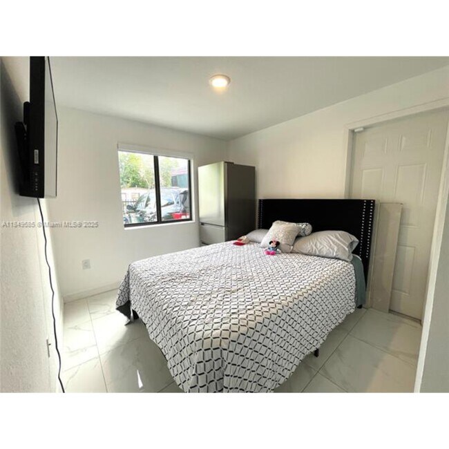 Photo - 2957 NW 45th St