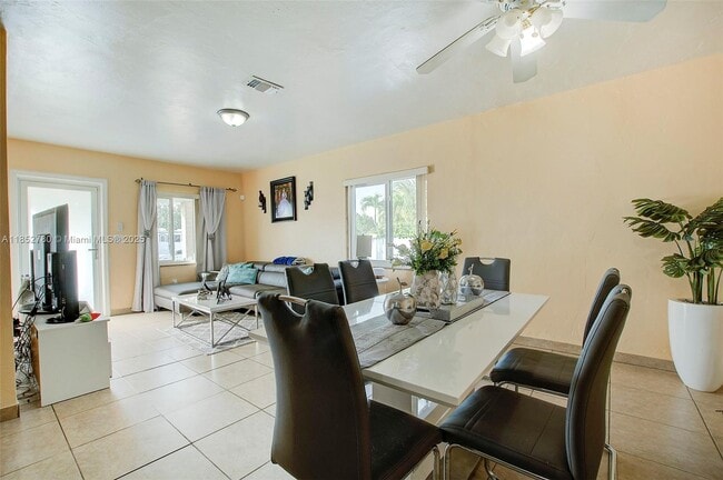 Photo - 1721 SW 75th Avenue Rd
