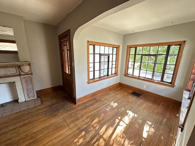 Photo - S Washington Ave 1041-1043 MLR Unit 1043