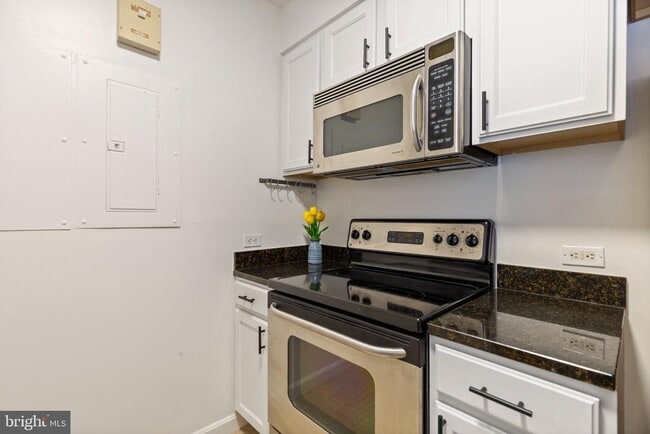 880 N Pollard St Unit 406
