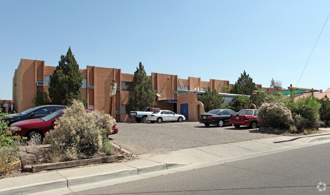 Photo - Mid Campus Apartments