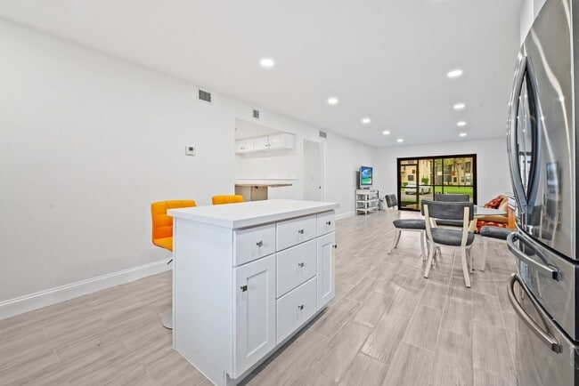 Photo - Fully Renovated 2 Bed / 2 Bath – Everything New!