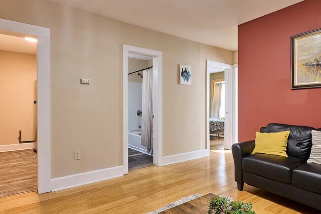 Photo - 198 Court St