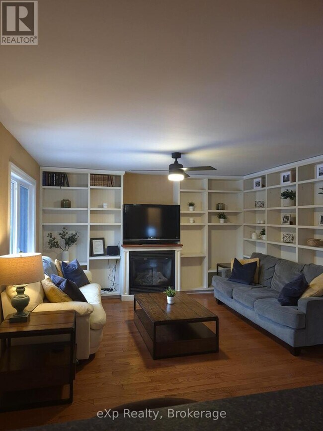 Photo - 80 Church St