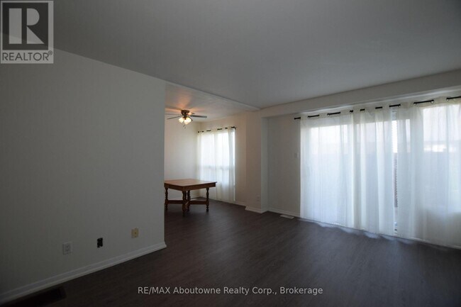 Photo - 176 Henry St Unit 25