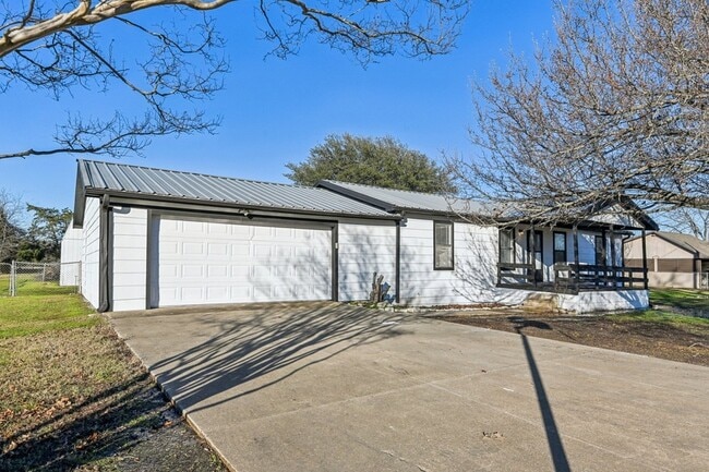 Building Photo - 250 Co Rd 3318 Rental