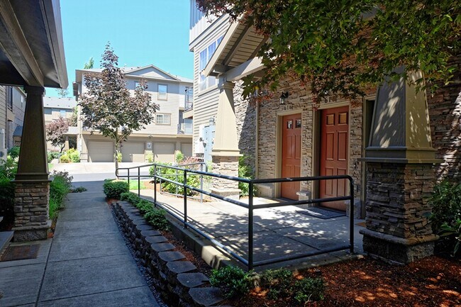 Photo - 618 NE Garswood Ln Unit 618